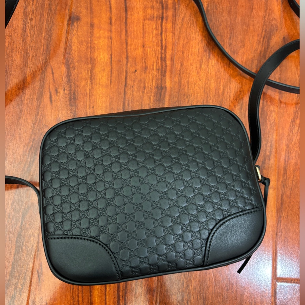 (GUCCI) Microguccissima Bree Crossbody Black Leather Clutch